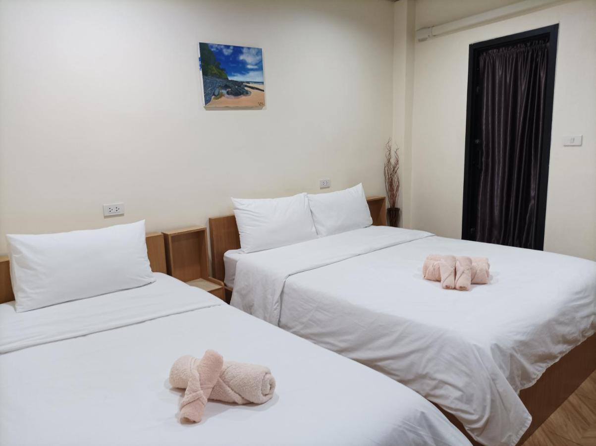 Double D Rooms & Cafe Bangkok Buitenkant foto