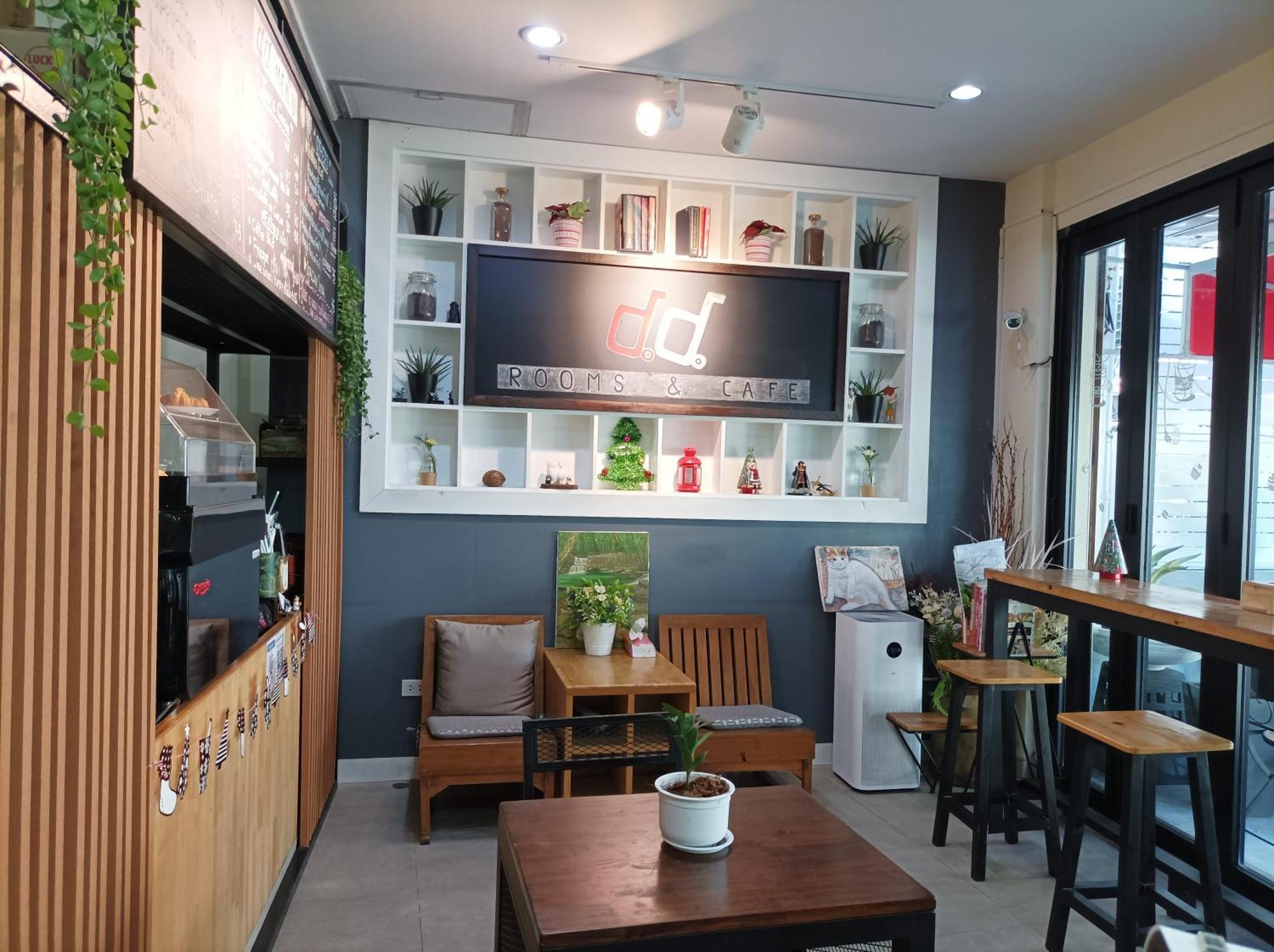 Double D Rooms & Cafe Bangkok Buitenkant foto